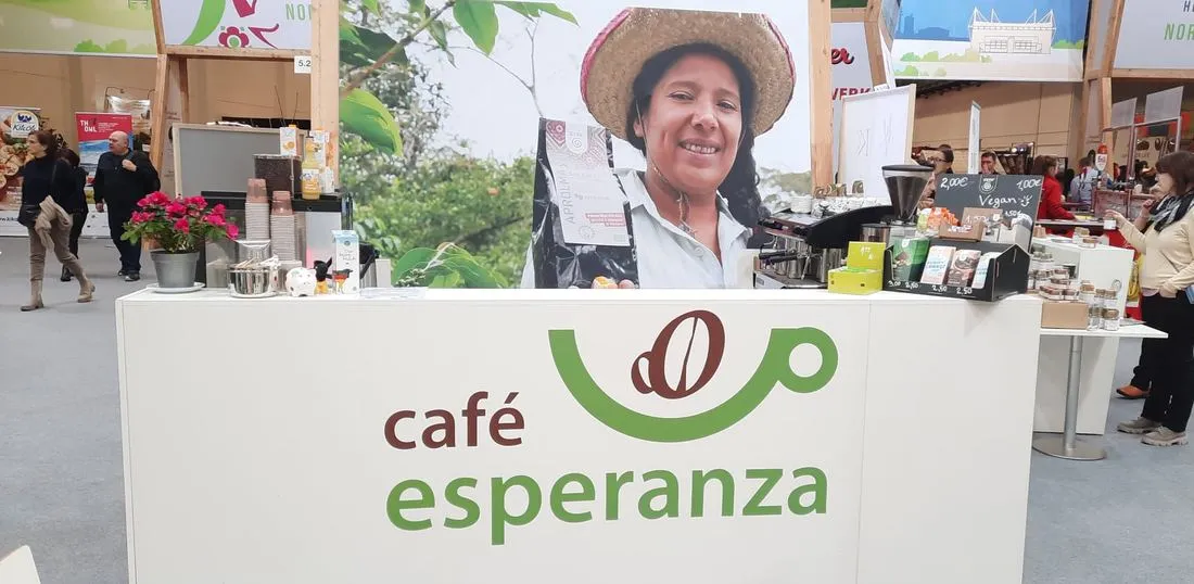 Stand mit Fair-Trade-Kaffee