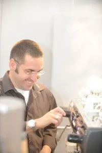 Zeev Iluz an der Kaffeemaschine